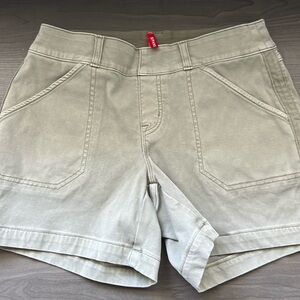 SPANX Olive green shorts! Size small